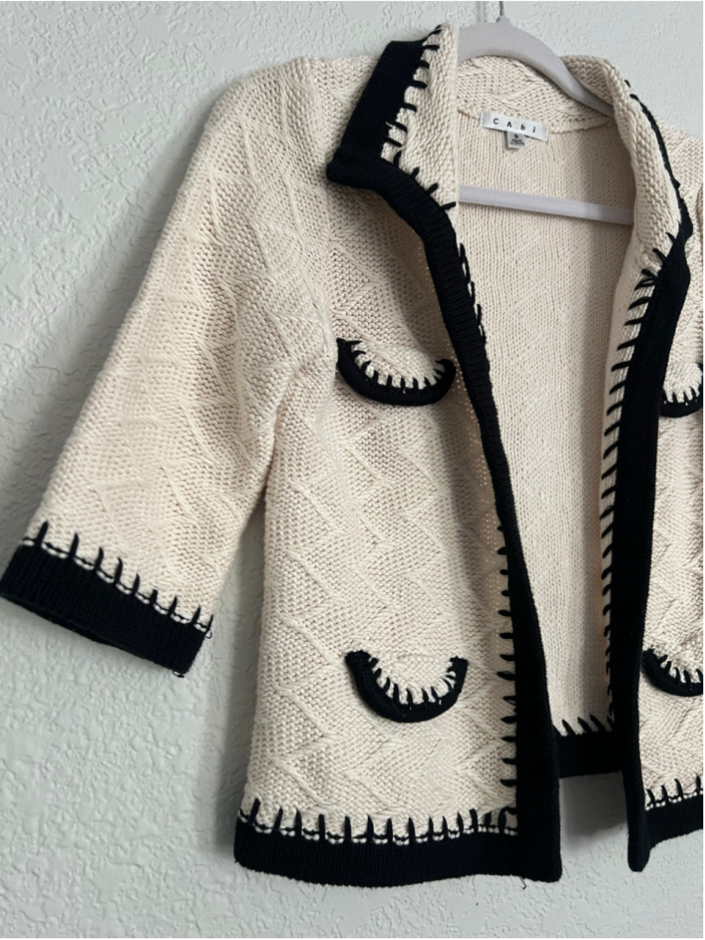 Women's Cabi Socialite Cream & Black Knit Cardigan Sweater Size S - Picture 2 of 7